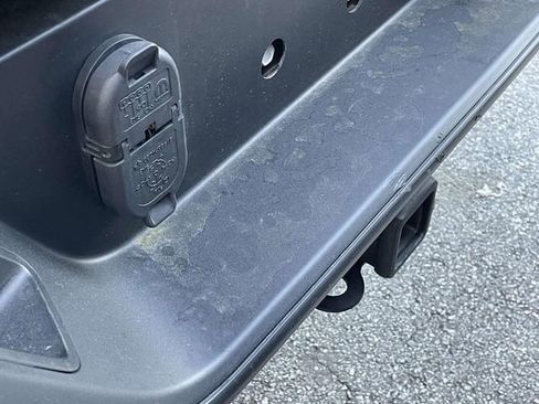 Used 2023 Jeep Gladiator Sport image 7