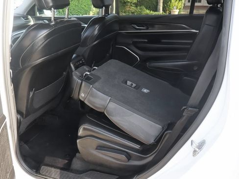 Used 2022 Jeep Grand Cherokee L Limited RWD image 45