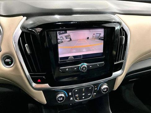 Used 2023 Chevrolet Traverse LS FWD image 23
