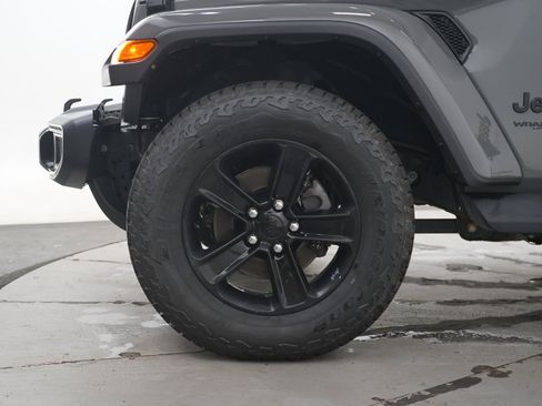 Used 2022 Jeep Wrangler Unlimited Sahara AWD/4WD image 27