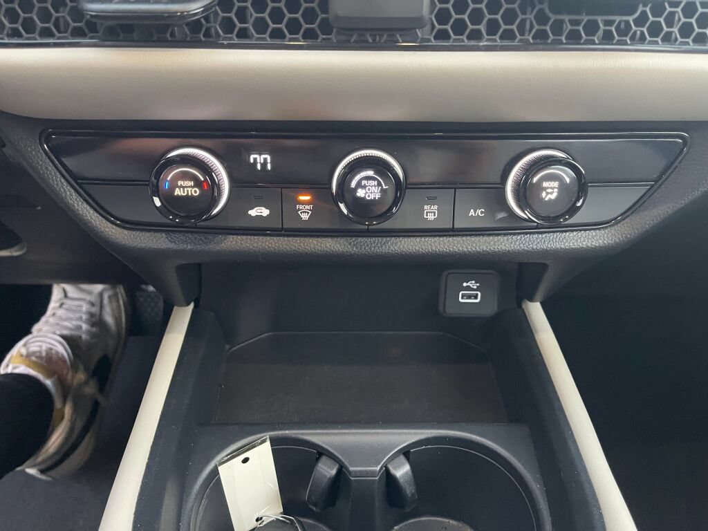 Used 2024 Honda HR-V LX image 11