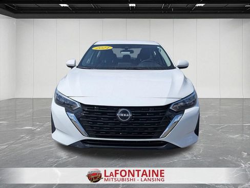 Used 2024 Nissan Sentra SV FWD image 8