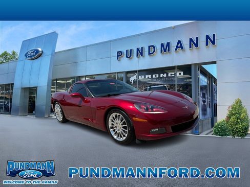 Used 2007 Chevrolet Corvette Coupe w/ Preferred Equipment Group RWD image 1