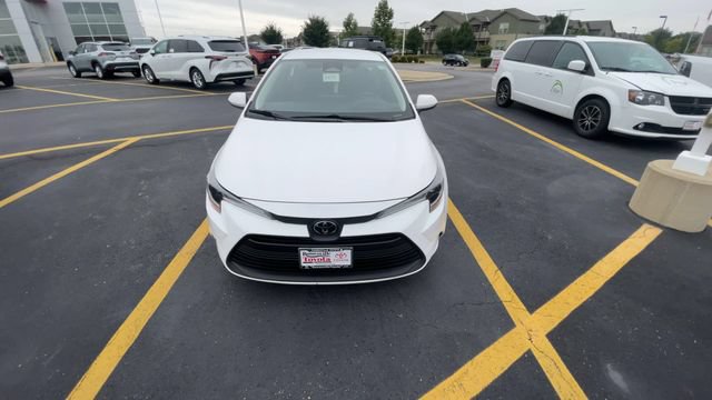 Used 2025 Toyota Corolla LE FWD image 5