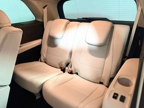 Used 2022 Mercedes-Benz GLS 450 4MATIC image 26