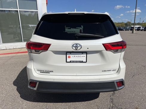 Used 2017 Toyota Highlander Limited AWD/4WD image 12