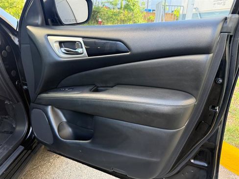 Used 2018 Nissan Pathfinder S AWD/4WD image 26