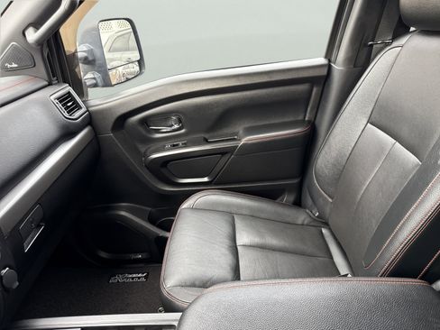 Used 2021 Nissan Titan PRO-4X w/ Pro-4x Convenience Package image 21