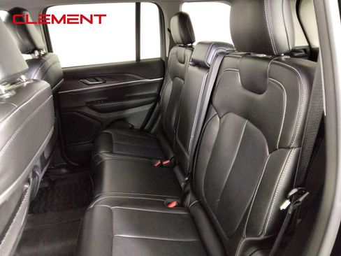 Used 2023 Jeep Grand Cherokee Limited RWD image 31