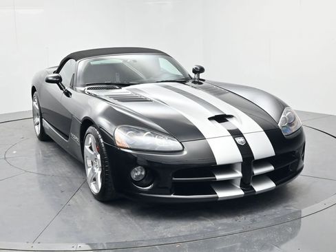 Used 2006 Dodge Viper SRT-10 image 2
