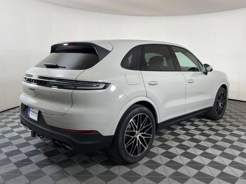 Used 2026 Porsche Cayenne AWD/4WD image 10