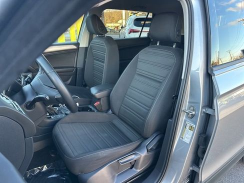 Used 2022 Volkswagen Tiguan S image 9