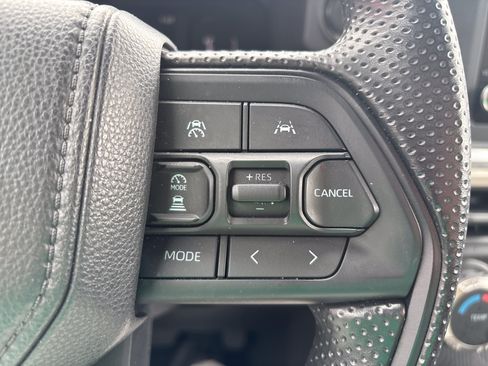 Certified 2025 Toyota Tacoma SR5 AWD/4WD image 19