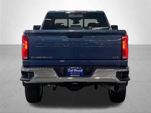Used 2025 Chevrolet Silverado 3500 LTZ w/ LTZ Convenience Package AWD/4WD image 11