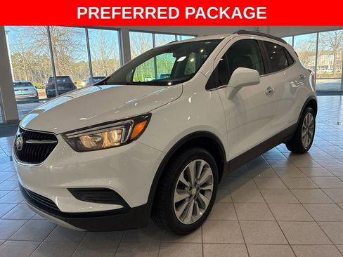 Used 2020 Buick Encore Preferred image 3