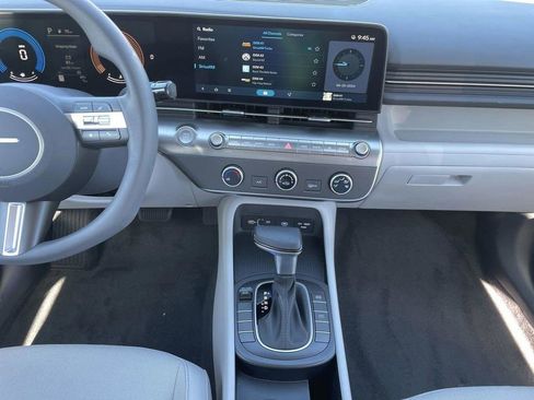 Certified 2024 Hyundai Kona SE image 10