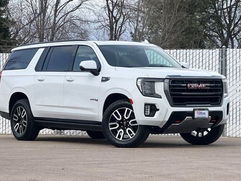 Used 2022 GMC Yukon XL AT4 w/ Max Trailering Package image 2
