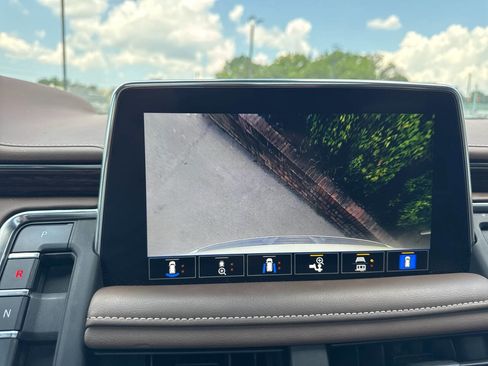 Used 2021 Chevrolet Suburban High Country image 45