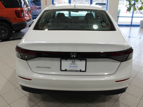 Certified 2023 Honda Accord EX image 6