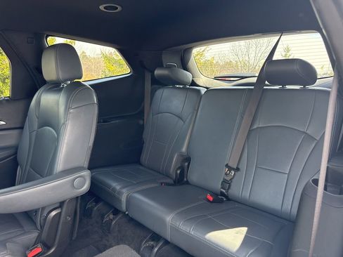 Used 2022 Buick Enclave Premium image 29