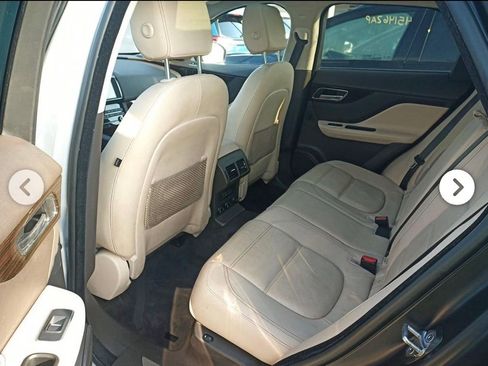 Used 2020 Jaguar F-PACE Prestige image 10