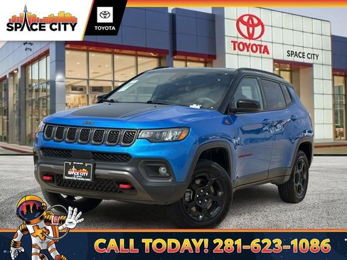 Used 2024 Jeep Compass Trailhawk image 1