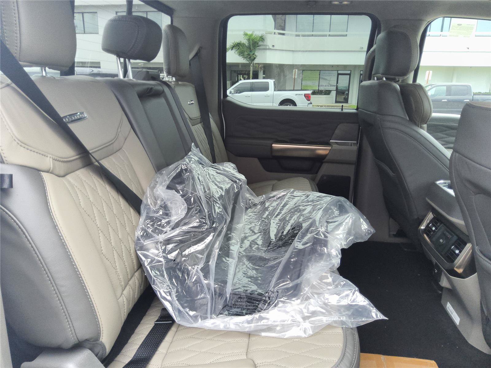 New 2027 Ford F250 Platinum w/ Platinum Plus Package AWD/4WD image 32