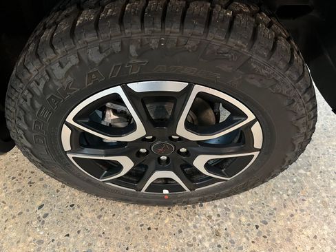 Used 2025 Jeep Compass Trailhawk AWD/4WD image 30