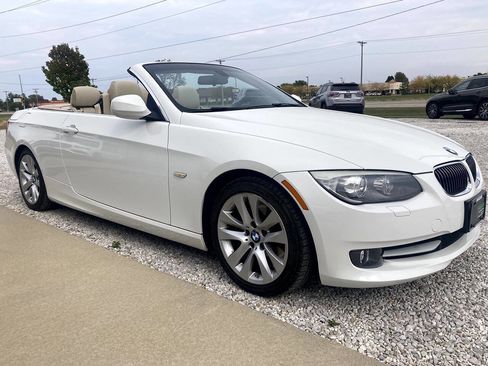 Used 2011 BMW 328i Convertible image 11
