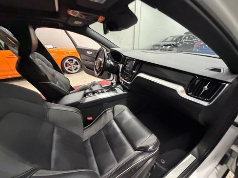 Used 2019 Volvo S60 T6 R-Design AWD/4WD image 39