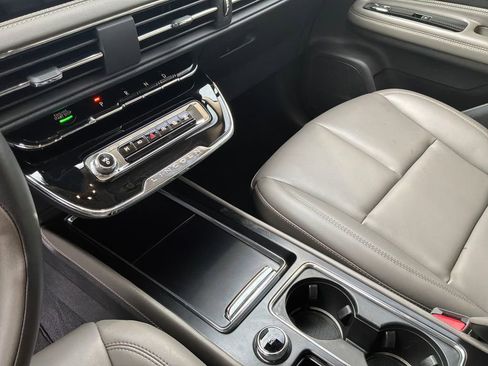 Used 2023 Lincoln Corsair FWD image 34