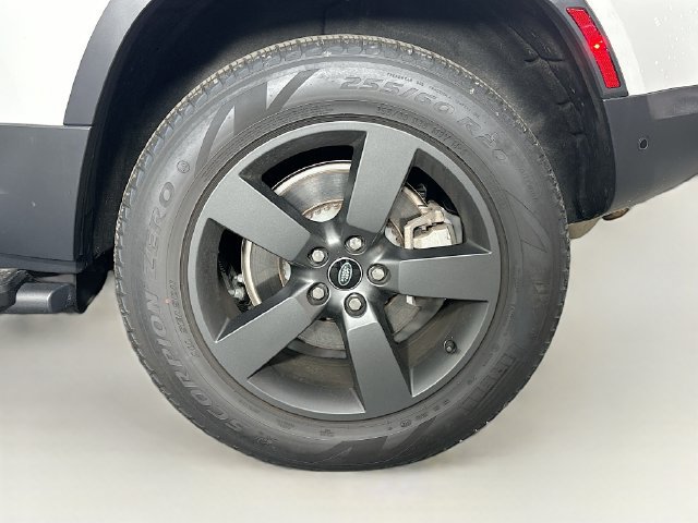 New 2025 Land Rover Defender 110 S AWD/4WD image 28