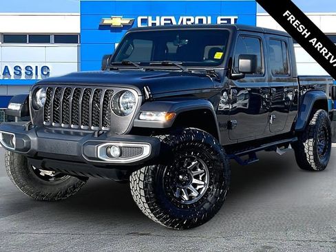 Used 2021 Jeep Gladiator Sport image 3