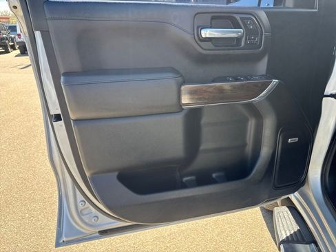 Used 2019 GMC Sierra 1500 SLT w/ SLT Premium Package image 10