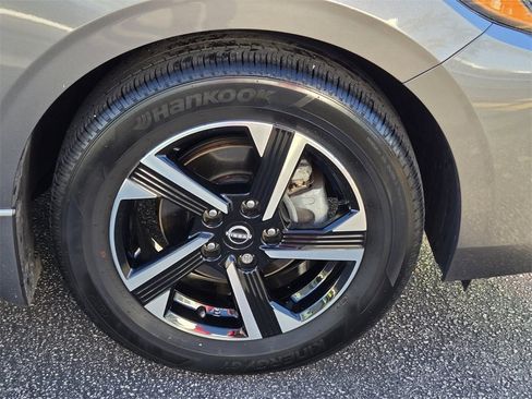 Used 2024 Nissan Sentra SV image 19