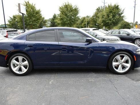 Used 2017 Dodge Charger R/T w/ Premium Group image 5