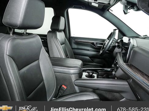 Used 2025 Chevrolet Tahoe LT image 22