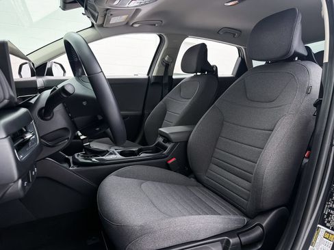 Certified 2025 Kia K4 EX FWD image 18