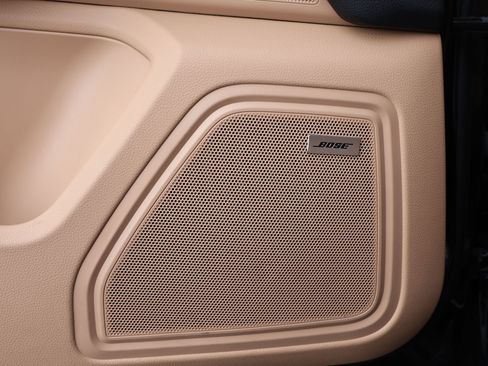 Certified 2023 Porsche Macan S image 15