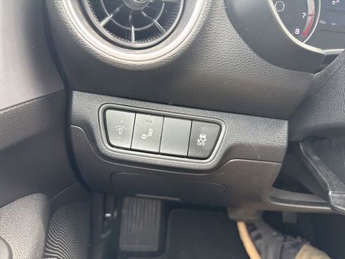 Used 2022 Kia Forte LXS w/ LXS Technology Package FWD image 16
