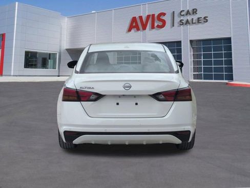 Used 2025 Nissan Altima 2.5 SV FWD image 7