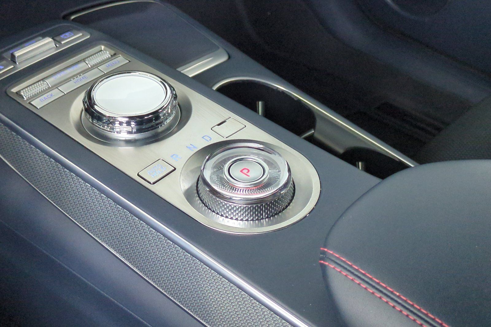 Used 2022 Genesis GV70 3.5T Sport AWD/4WD image 33