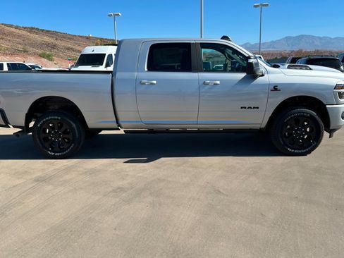 New 2026 RAM 3500 Laramie AWD/4WD image 6