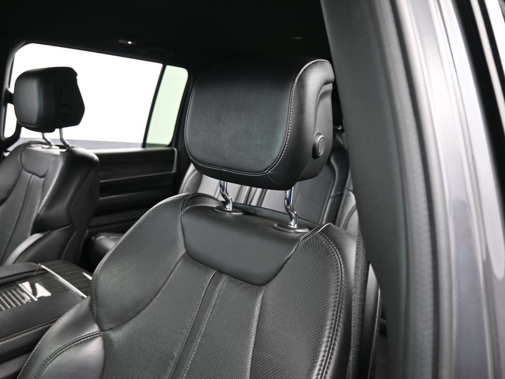 Used 2022 Jeep Wagoneer Series II RWD image 16