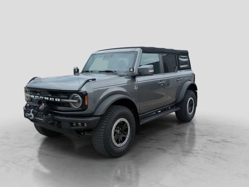 Used 2022 Ford Bronco Outer Banks w/ Sasquatch Package AWD/4WD image 4