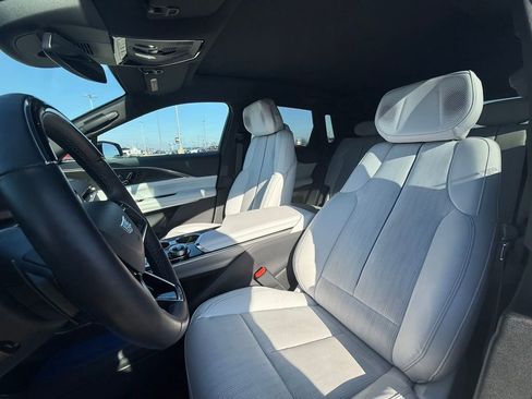 Certified 2024 Cadillac Lyriq Luxury image 28