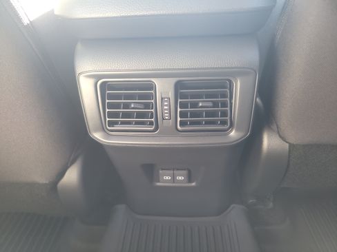 Used 2025 Toyota RAV4 XLE AWD/4WD image 16