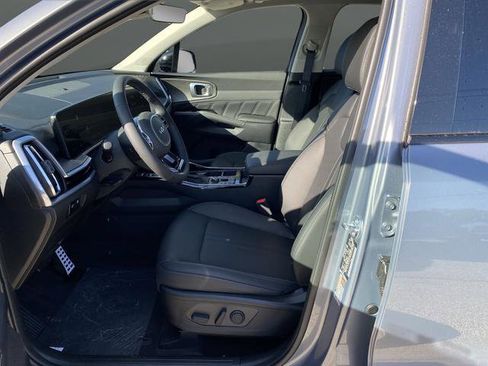 New 2025 Kia Sorento SX image 4