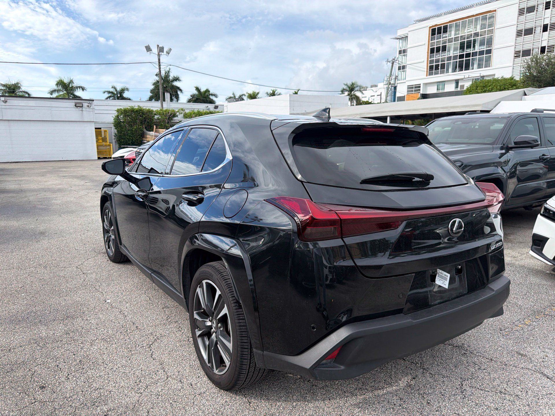 Used 2025 Lexus UX 300h FWD w/ Accessory Package (Z1) image 6