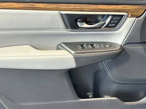 Used 2018 Honda CR-V Touring image 17